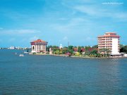 Alluring Kerala with Kochi, Munnar and Kovalam